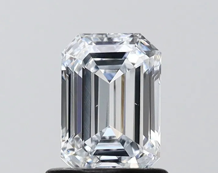1.02ct Emerald Lab Grown Diamond (Colour F, Clarity VS1, IGI Certified)