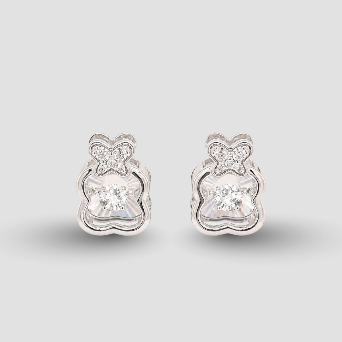 Anting-anting Stud Teddy Twirl Dancing