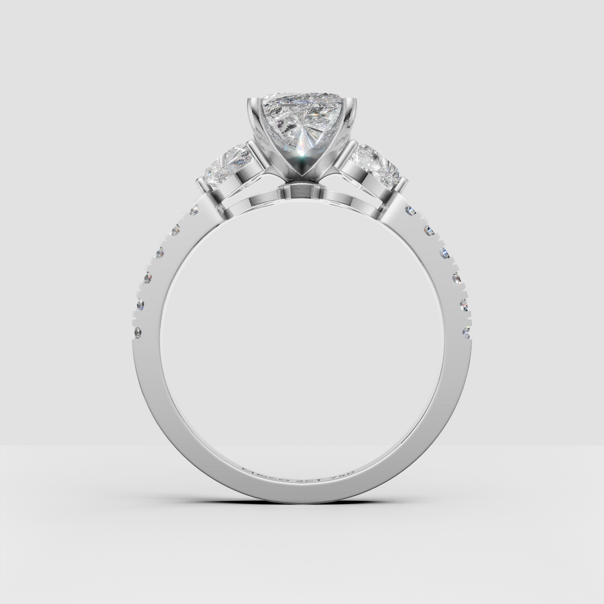 The Emerald Aurelia Ring