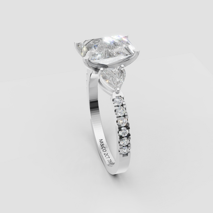 The Emerald Aurelia Ring
